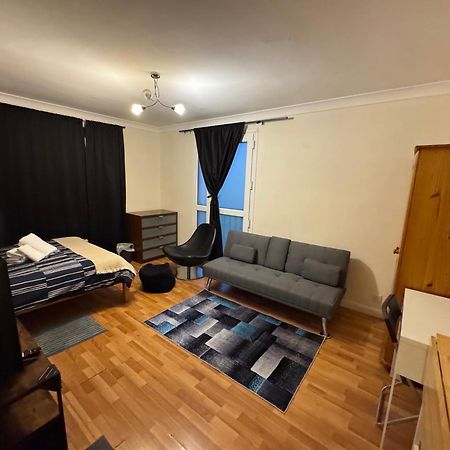 Huge And Affordable 3 Bedroom Flat In Hammersmith For 7 People With Welcome Breakfast London Kültér fotó