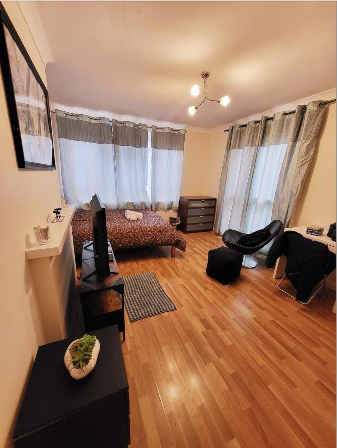 Huge And Affordable 3 Bedroom Flat In Hammersmith For 7 People With Welcome Breakfast London Kültér fotó