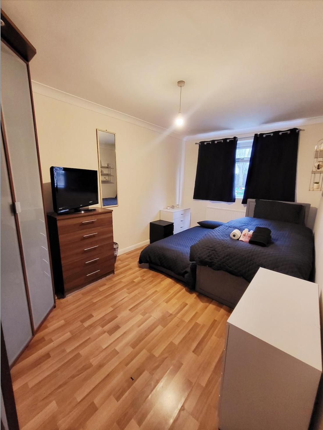Huge And Affordable 3 Bedroom Flat In Hammersmith For 7 People With Welcome Breakfast London Kültér fotó