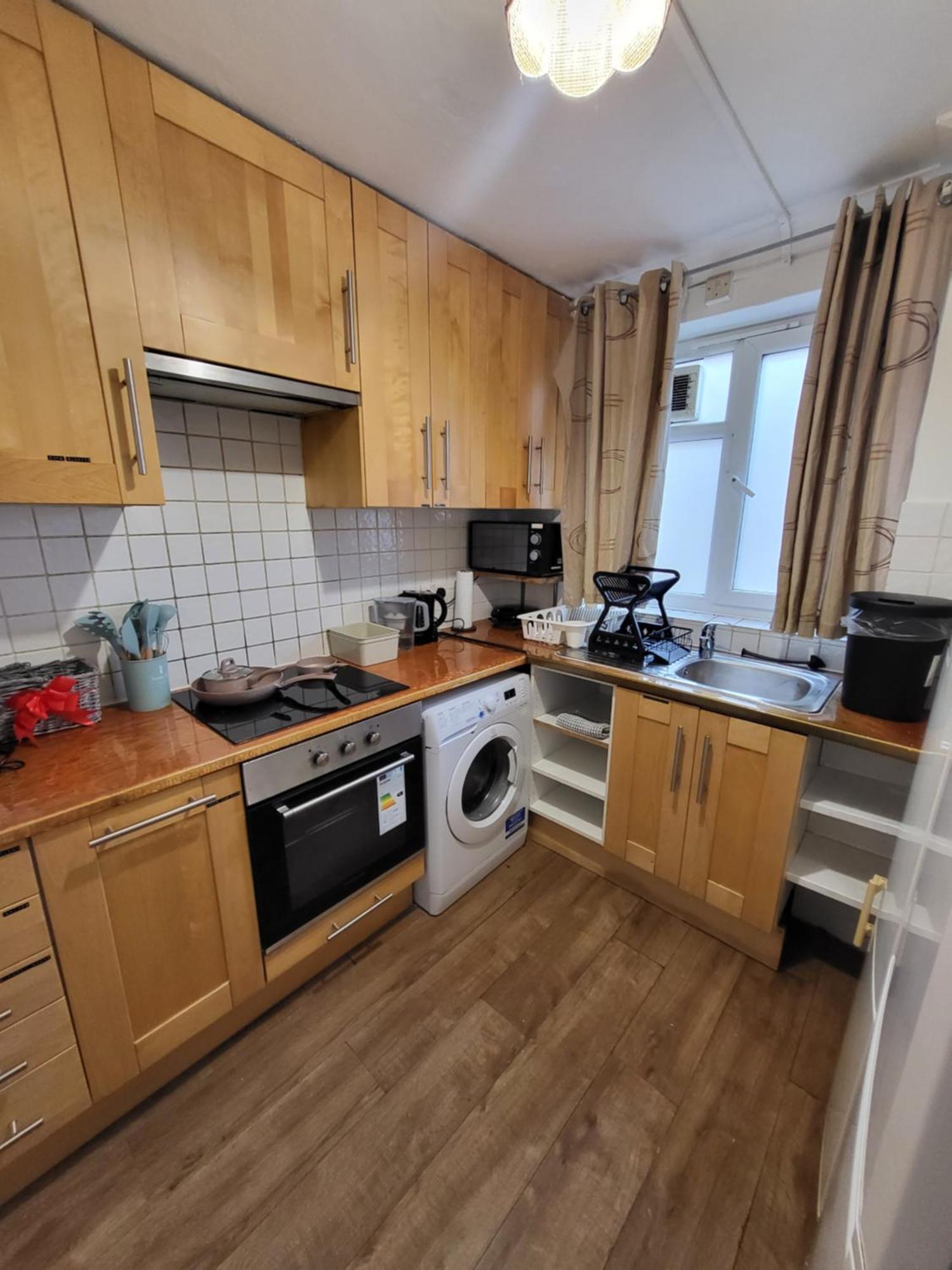Huge And Affordable 3 Bedroom Flat In Hammersmith For 7 People With Welcome Breakfast London Kültér fotó
