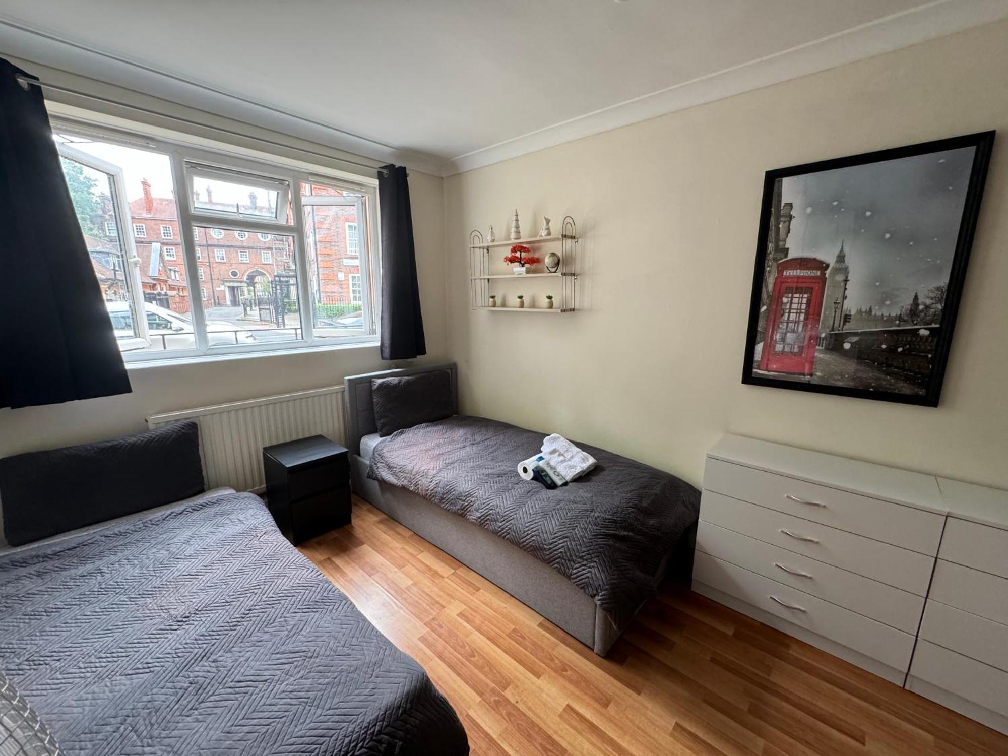 Huge And Affordable 3 Bedroom Flat In Hammersmith For 7 People With Welcome Breakfast London Kültér fotó