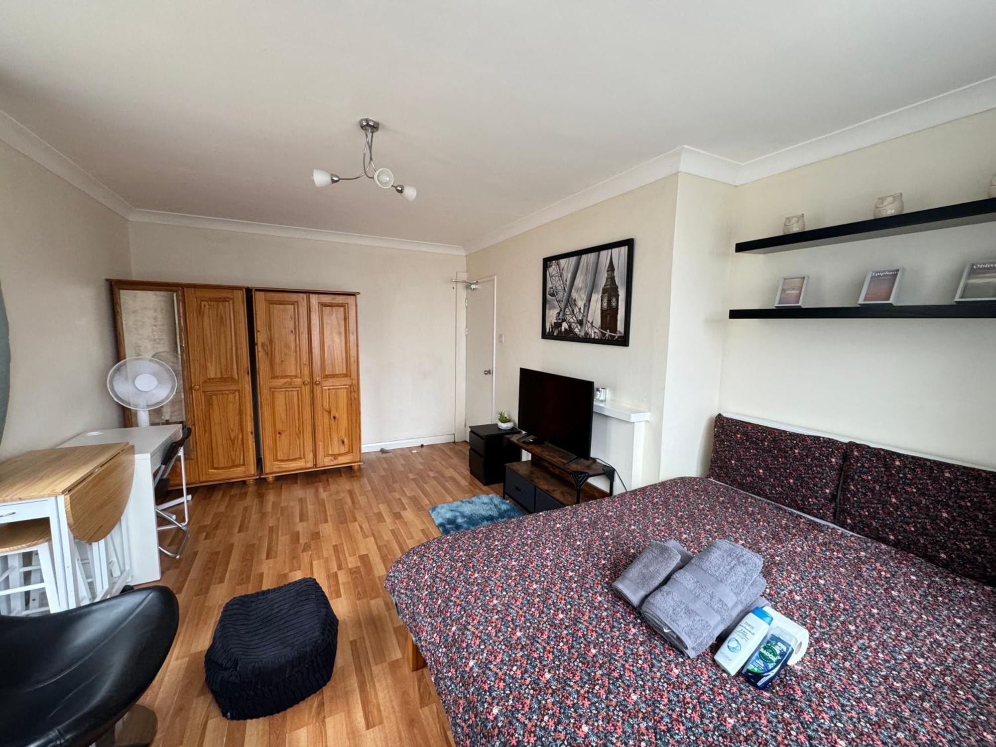 Huge And Affordable 3 Bedroom Flat In Hammersmith For 7 People With Welcome Breakfast London Kültér fotó