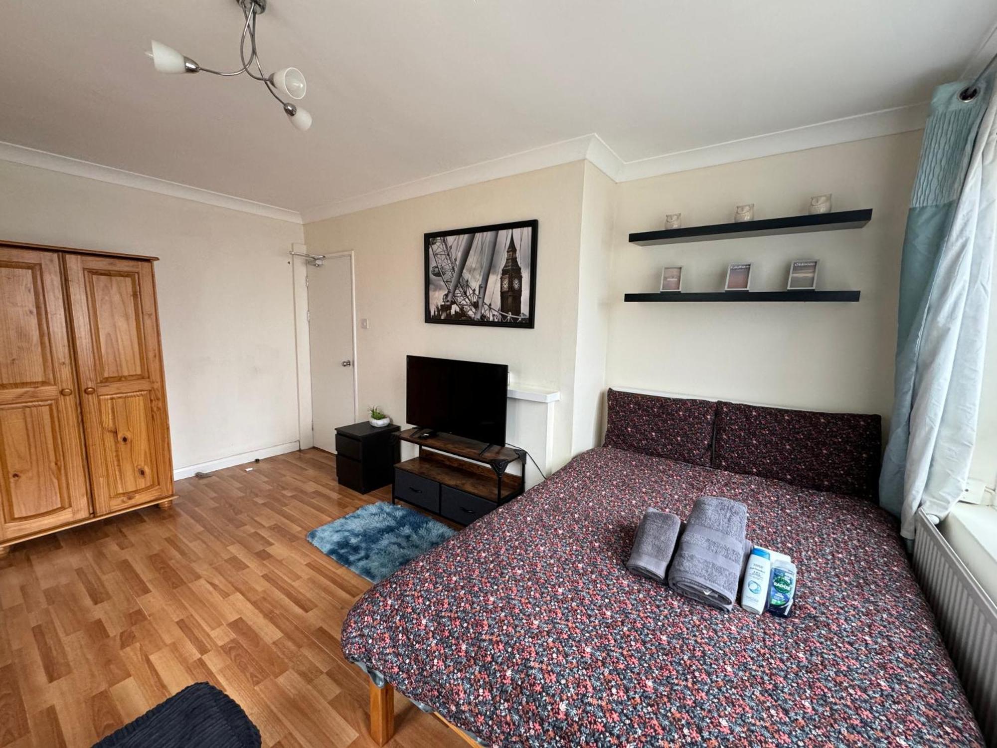 Huge And Affordable 3 Bedroom Flat In Hammersmith For 7 People With Welcome Breakfast London Kültér fotó