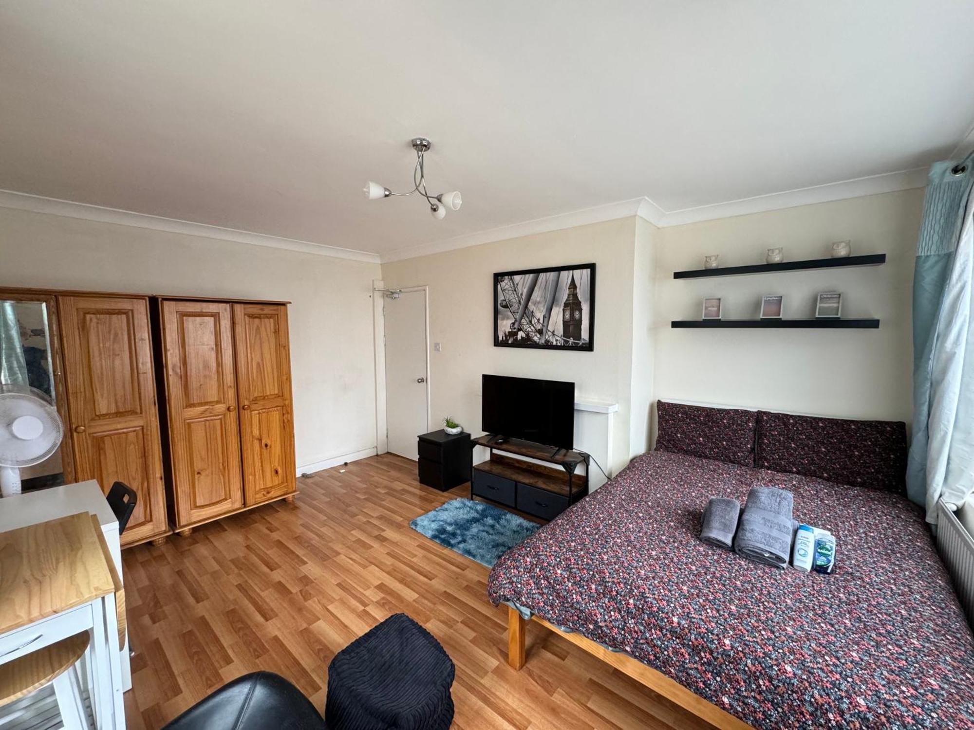 Huge And Affordable 3 Bedroom Flat In Hammersmith For 7 People With Welcome Breakfast London Kültér fotó